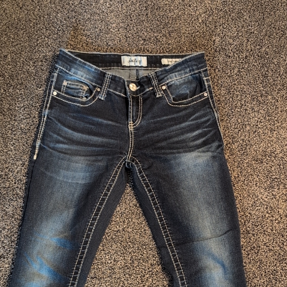 Daytrip(Buckle Brand)Dark Wash Skinny Jeans 26R